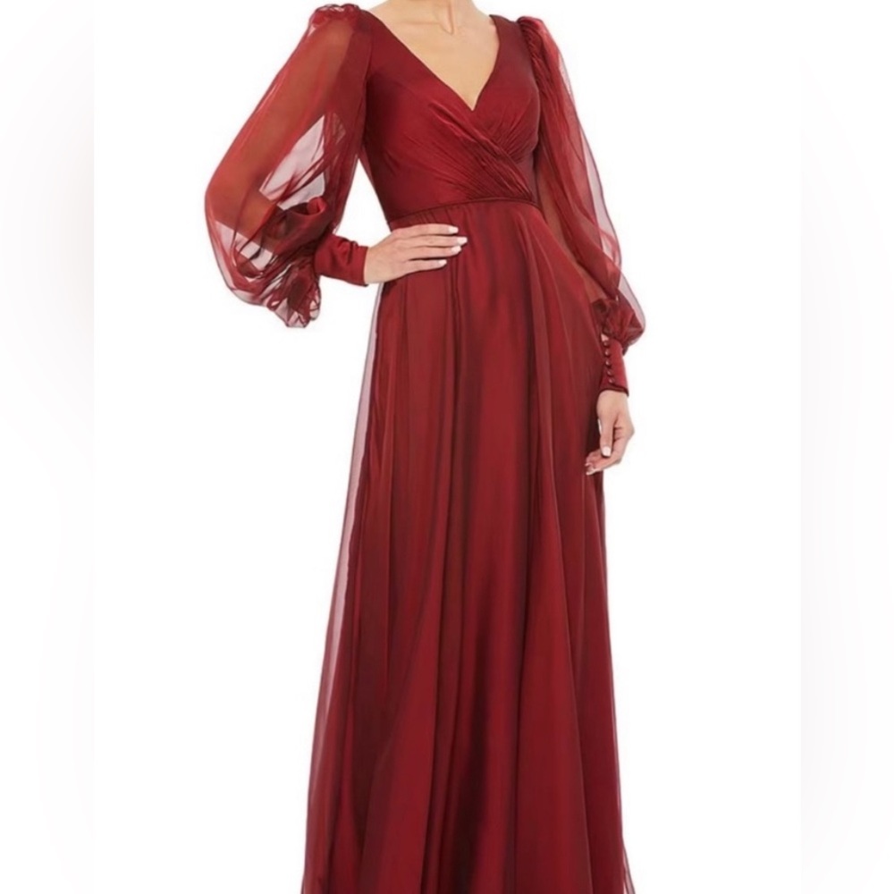 Mac Doggal scarlet red formal dress. Size 18. NWT. Gorgeous dress!!